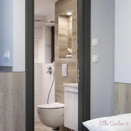 Elle Center