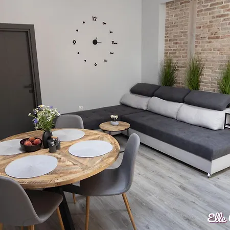 Elle Center Appartamento Varna
